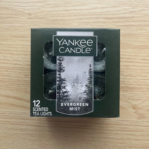 Yankee Candle - Evergreen Mist Scented Green Tea Lights - 12 Piece - Picture 3 of 6